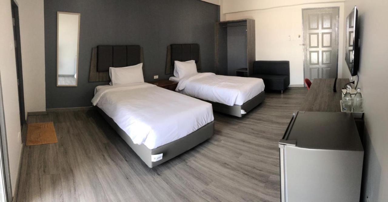 Neo Hotel Кхон Каен Екстериор снимка